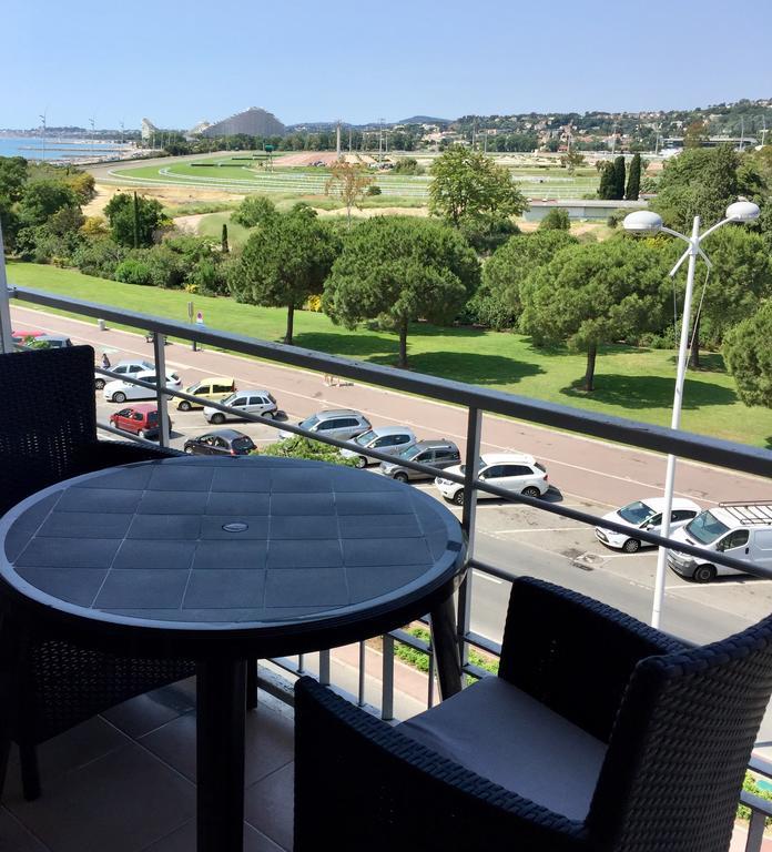 Residence Meublee Studiotel Cagnes-sur-Mer Exterior photo
