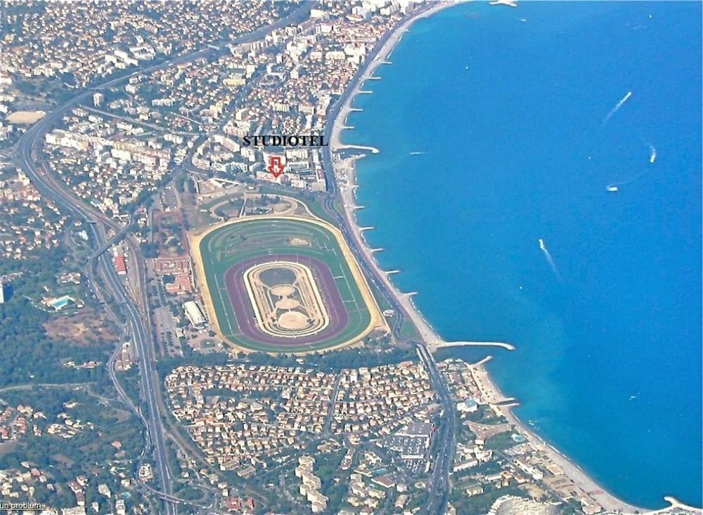 Residence Meublee Studiotel Cagnes-sur-Mer Exterior photo