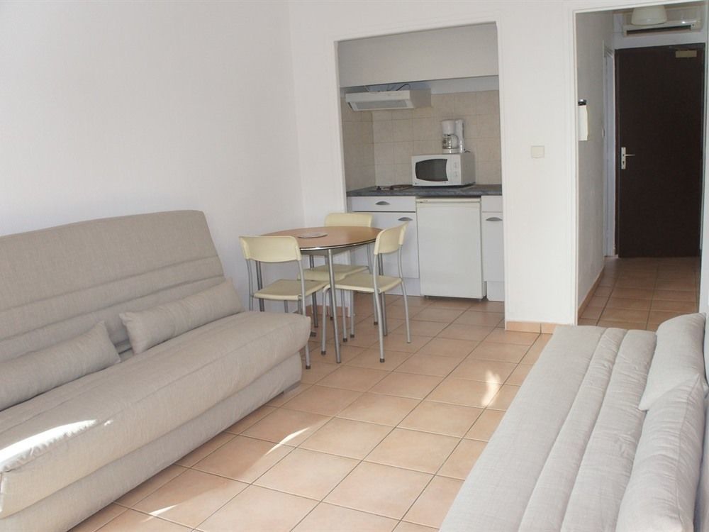 Residence Meublee Studiotel Cagnes-sur-Mer Exterior photo